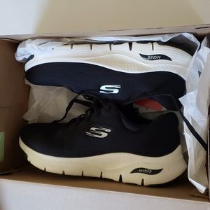 skechers arch fit 10M Wide sneaker